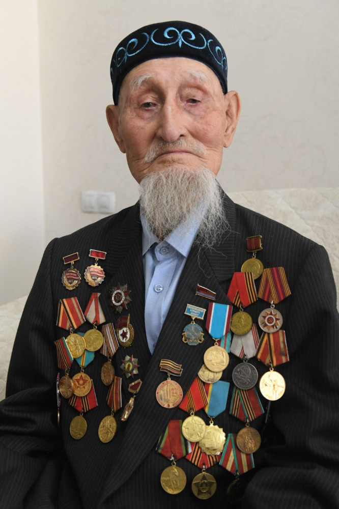 Жалаңаш Феникс Маридің суреттері